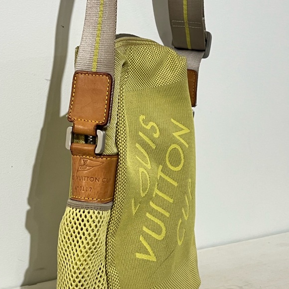 2002 LV Cup Weatherly bag *RARE* - Picture 4 of 11